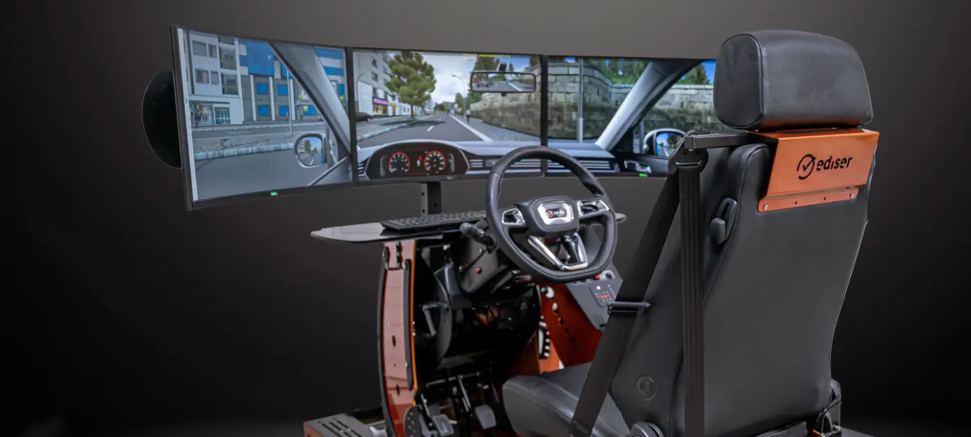 Notre simulateur Ediser vous permettra de découvrir la manipulation du volant et d&apos;aquérir les bons réflexes